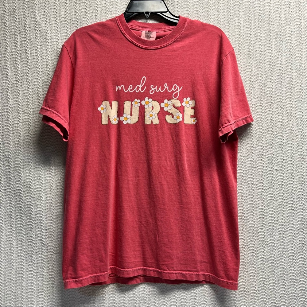 comfort colors / peach med surg nurse floral tee size medium